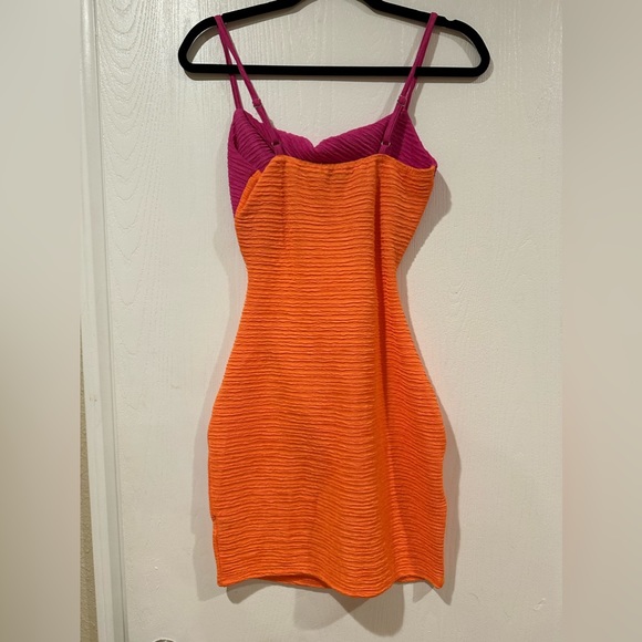 Dress - Picture 3 of 3